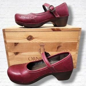 Dansko Savannah Plum Leather Mary Jane Clogs Size 38 EU